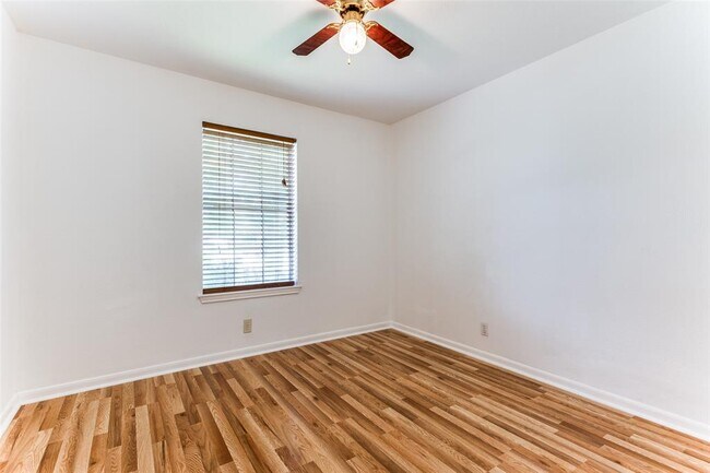 Building Photo - 101 Cotton Cove