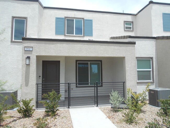 Primary Photo - Modern 3-Bedroom With Open Floor Plan!