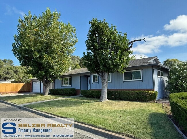 Primary Photo - Roomy 3+ bedroom north Ukiah home w/ big y...