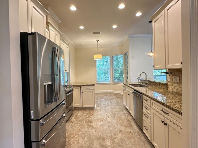 Building Photo - 4 Bed/3 Bath Coastal Beauty!