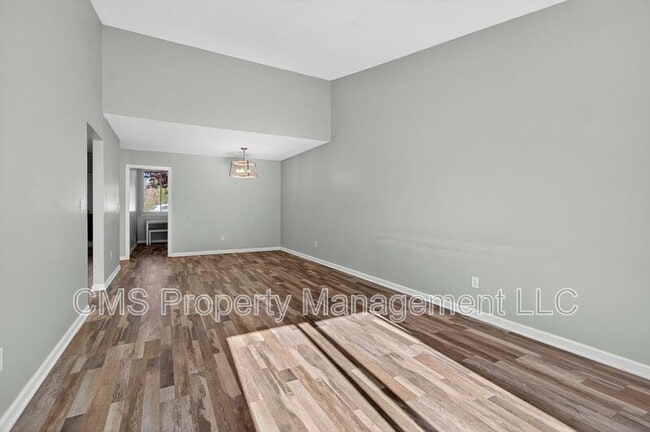 Building Photo - 14 Carol Ct