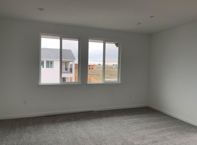 Building Photo - Beautiful Northlake 4 BED 3.5 BATH