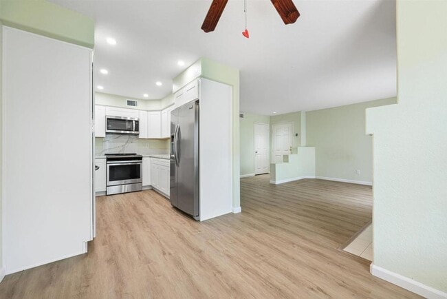 Building Photo - Remodeled 2BD Condo in the Heart of Old Poway