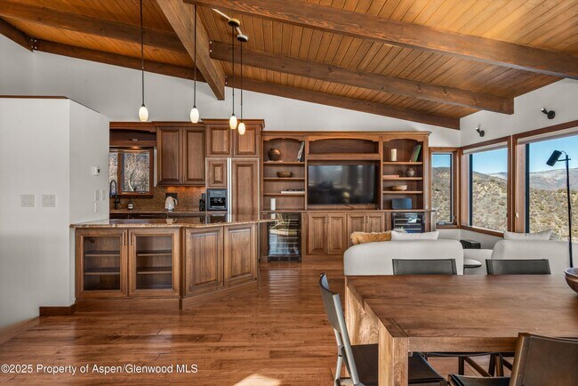 Building Photo - 2227 Juniper Hill Rd