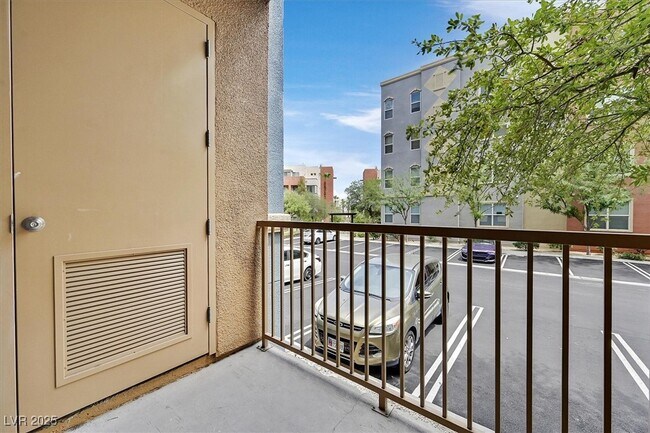 Building Photo - 56 E Serene Ave