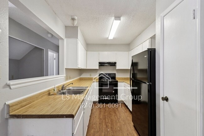 Building Photo - 6720 Windsor Hollow Dr