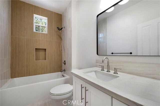 Building Photo - 175 Kingswood
