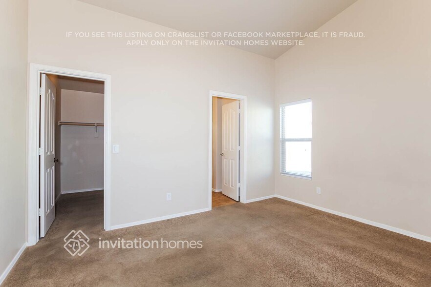 Building Photo - 12742 W Pershing St