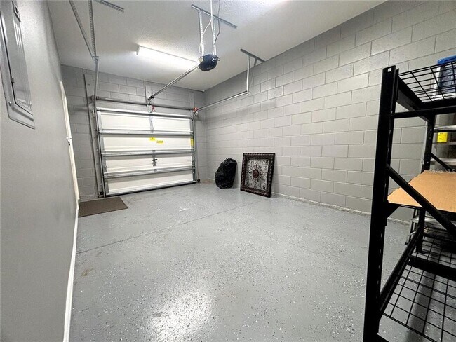 Building Photo - 1041 Honey Blossom Dr