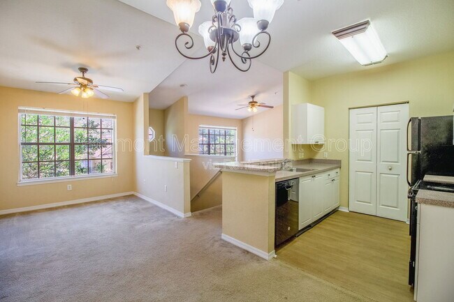 Building Photo - 842 Grand Regency Pointe