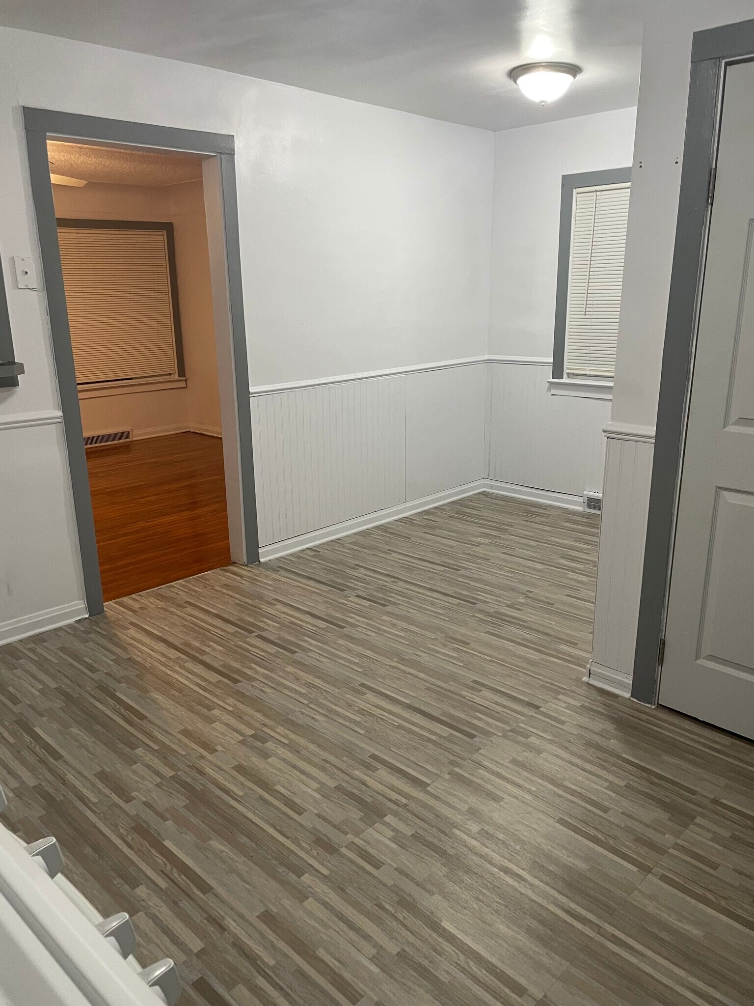 Dining room/Kitchen - 812 N Linn St