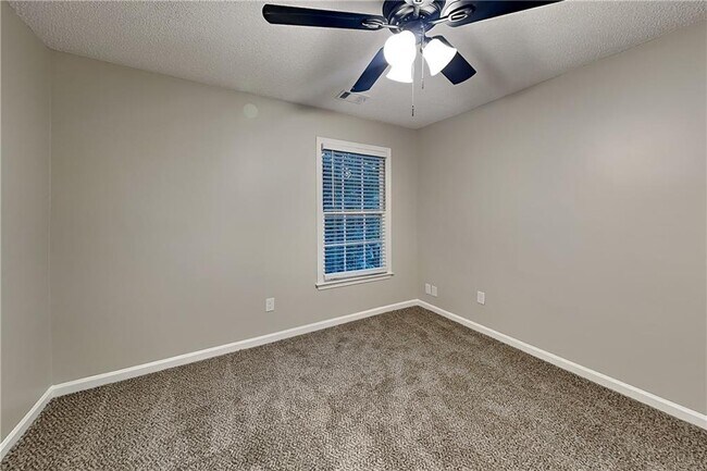 Building Photo - 215 Boca Ciega Ct
