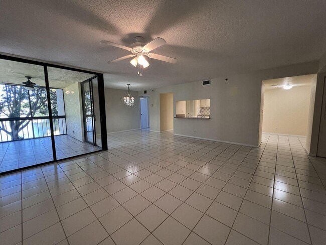 Building Photo - 955 Egret Cir
