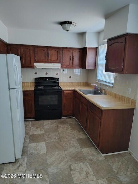 Building Photo - 10A Juniper Ln