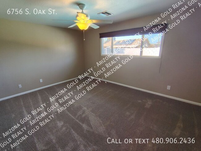Building Photo - 6756 S Oak St