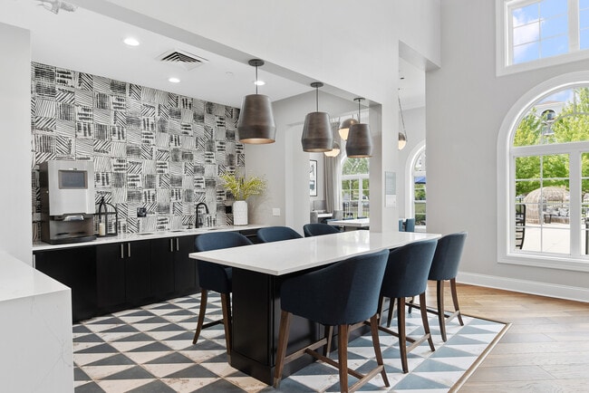 Building Photo - 1155 Museum Blvd