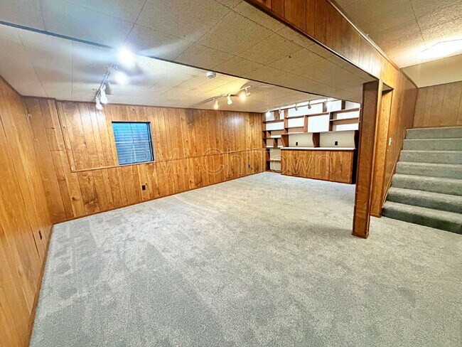 Building Photo - 1700 W Hopi Trail