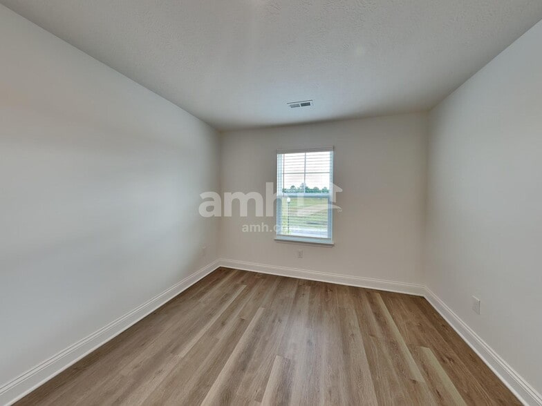 Building Photo - 1343 Pk Pl S