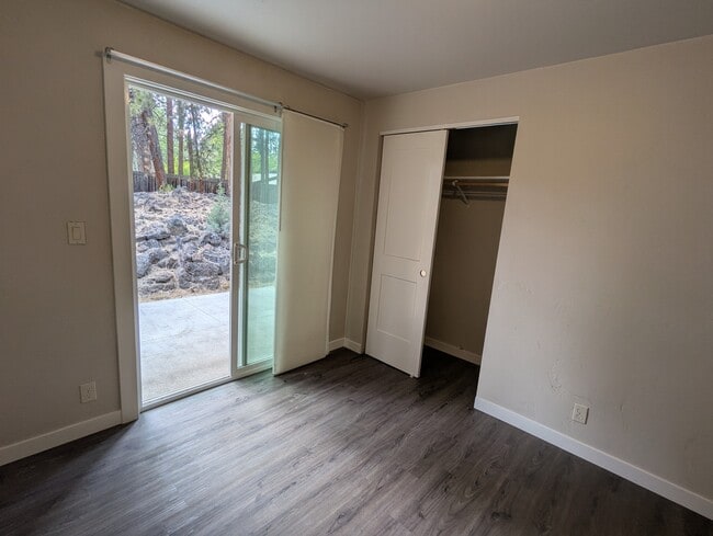 Building Photo - 60865 Jasmine Pl