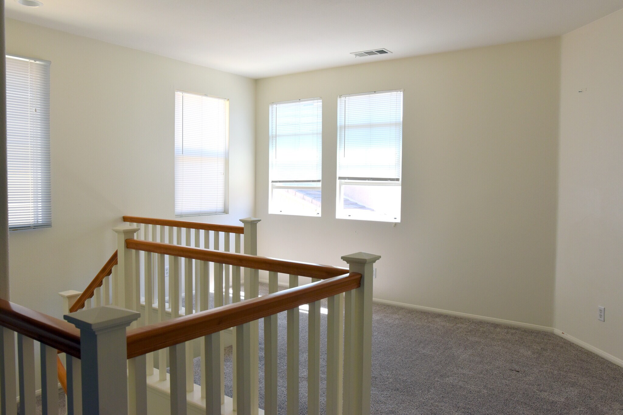 Building Photo - 25841 Silva Ct