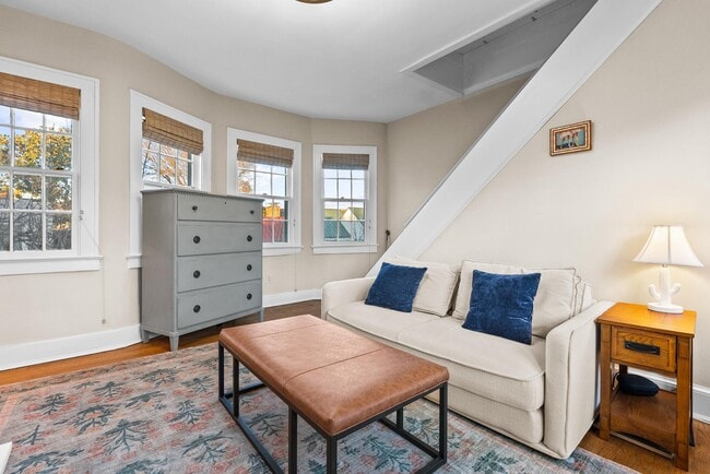 Building Photo - 400 S Lee St