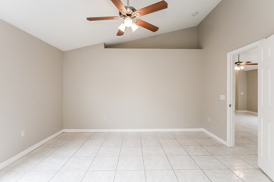 Building Photo - 417 Delicata Dr
