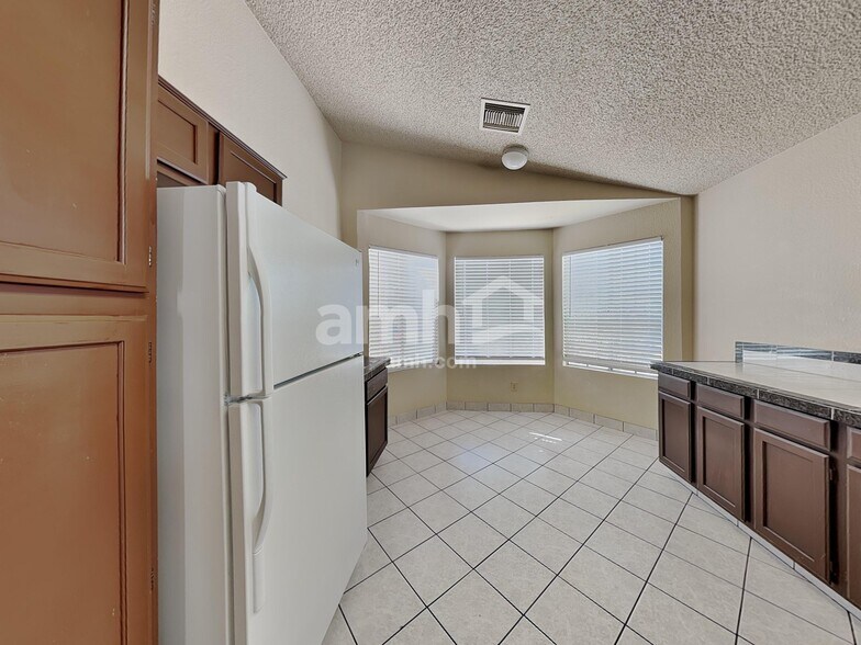 Building Photo - 6302 W Puget Ave