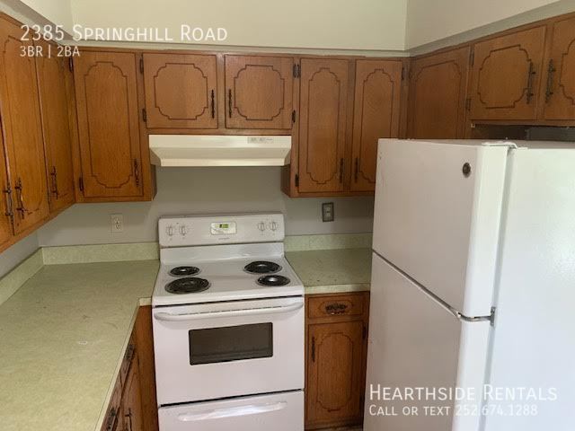 Building Photo - "Charming 3-Bedroom Home with Spacious Lay...