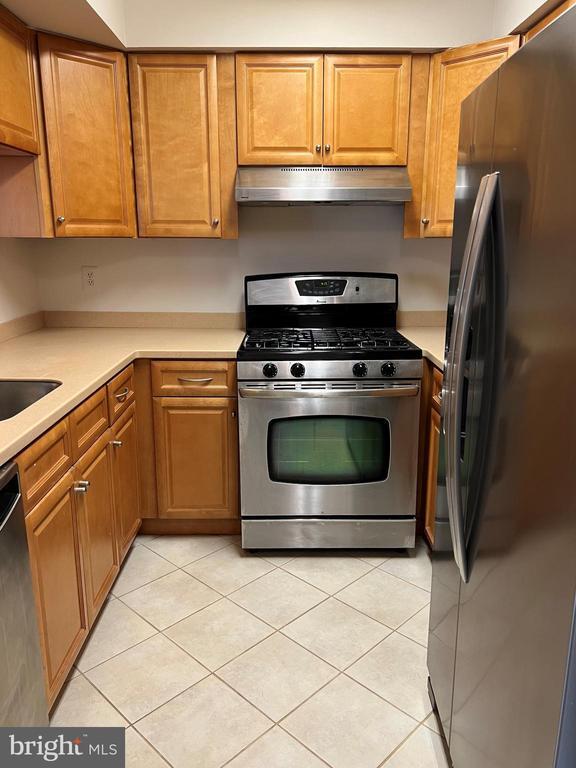 Building Photo - 6015 Netherton St