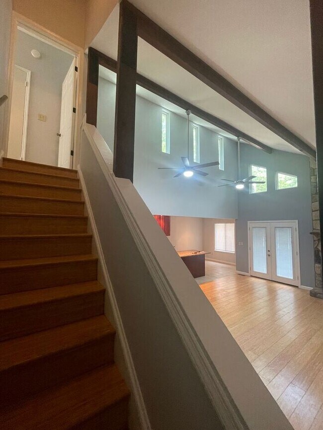 Building Photo - Modern Open Floor Plan with Expansive Great Room!