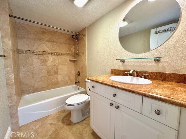 Building Photo - 1301 S Catalina Ave