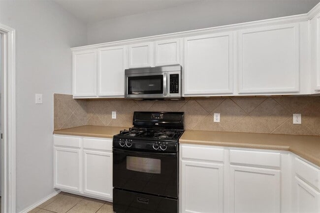 Building Photo - 2277 Green Meadows Ln