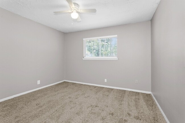 Building Photo - 23914 Spring Gum Dr