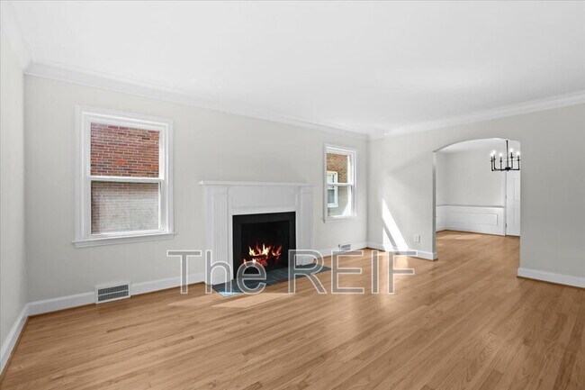 Building Photo - 17421 Quincy St