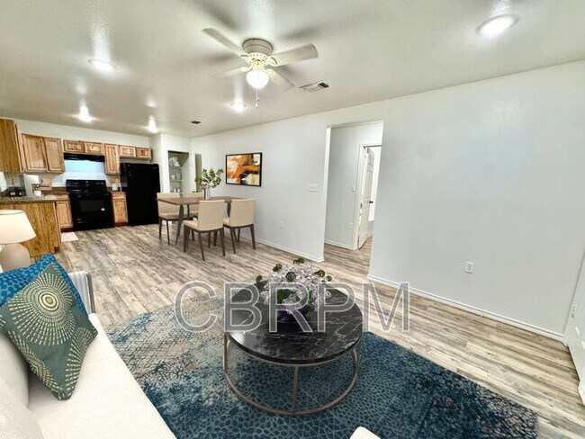 Building Photo - 2117 E Broadway