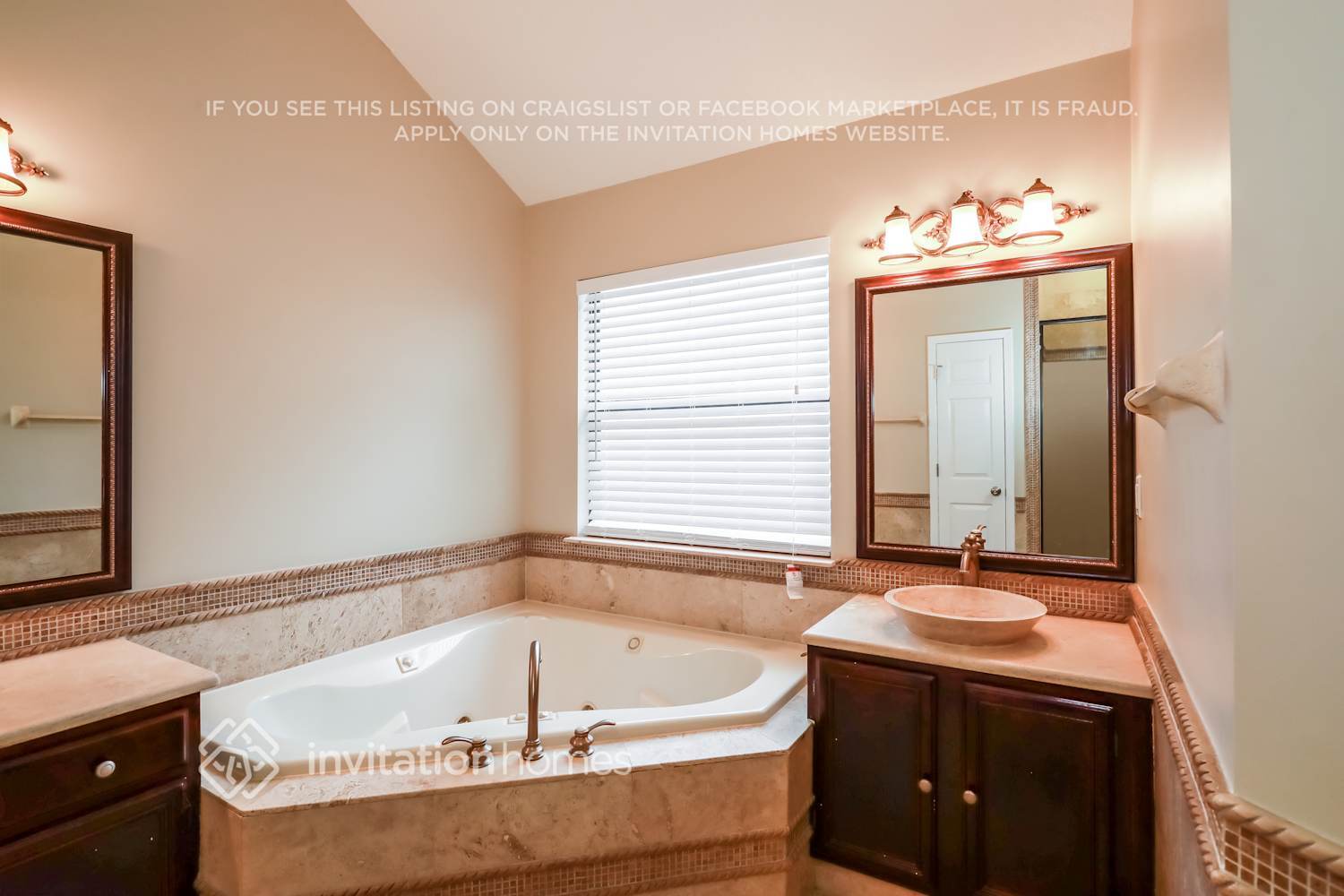 Building Photo - 11584 Alexis Forest Dr