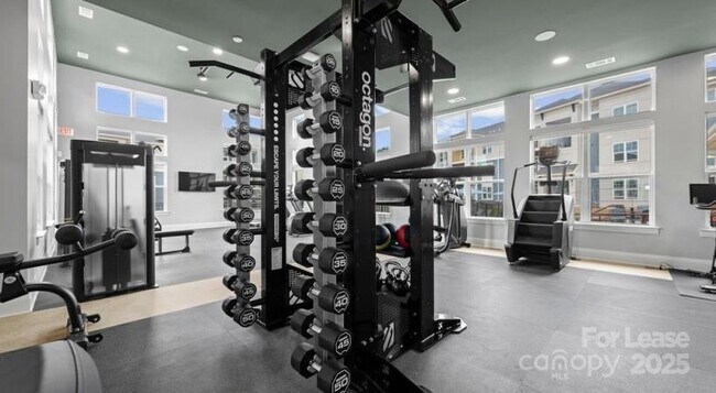 Building Photo - 104 Herrings Grn Lp