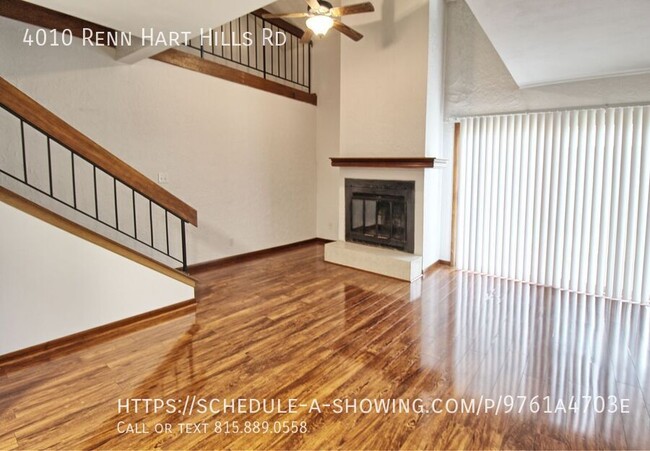 Primary Photo - Gorgeous Loft Style Townhouse! Great Locat...