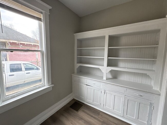 Building Photo - Newly updated 3-bedroom, 1-bath home - Open To Section 8