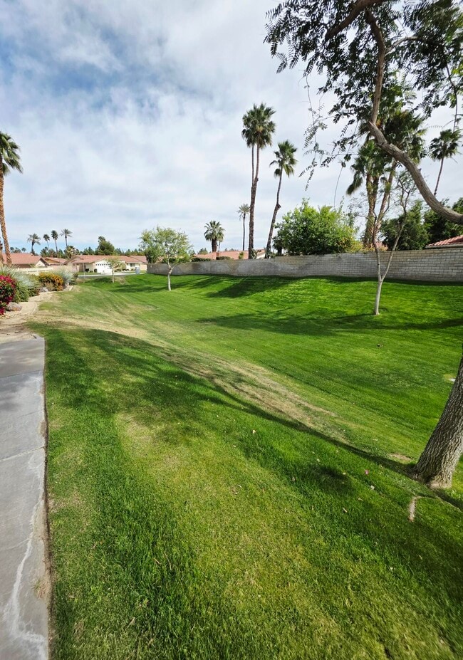 Building Photo - 40329 Sagewood Dr