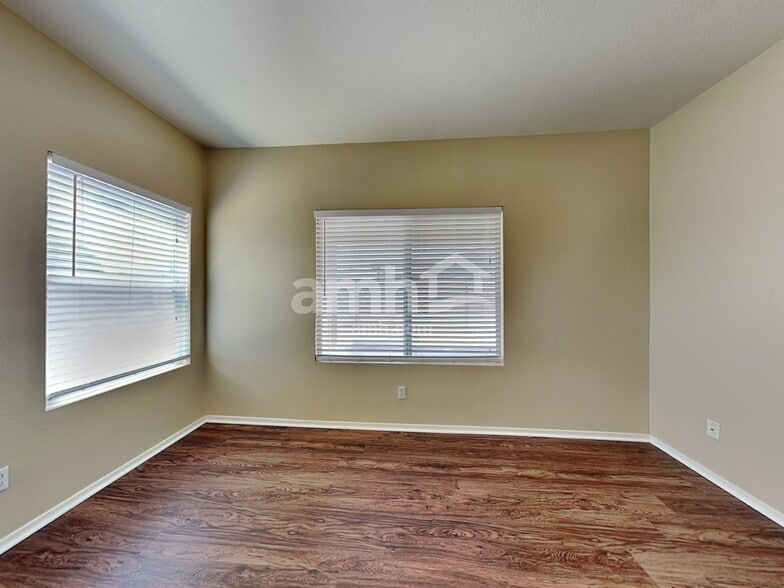 Building Photo - 14551 W Marcus Dr