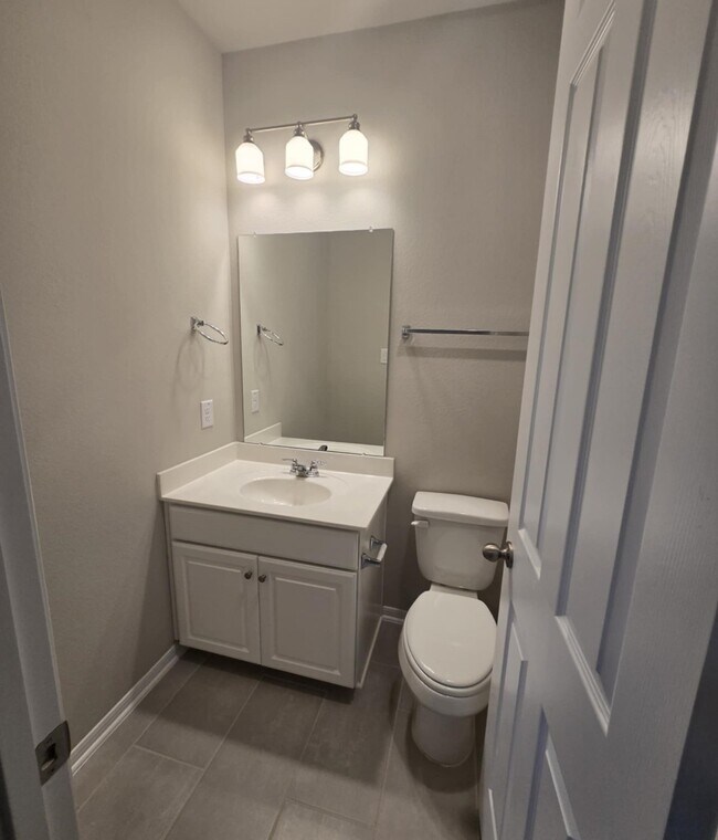 Building Photo - 27502 Clear Breeze Dr