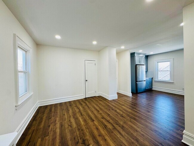 Building Photo - 69 W 39th St