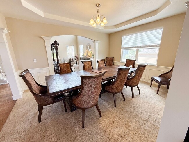 Building Photo - Amazing large 2-Story with open floor plan...