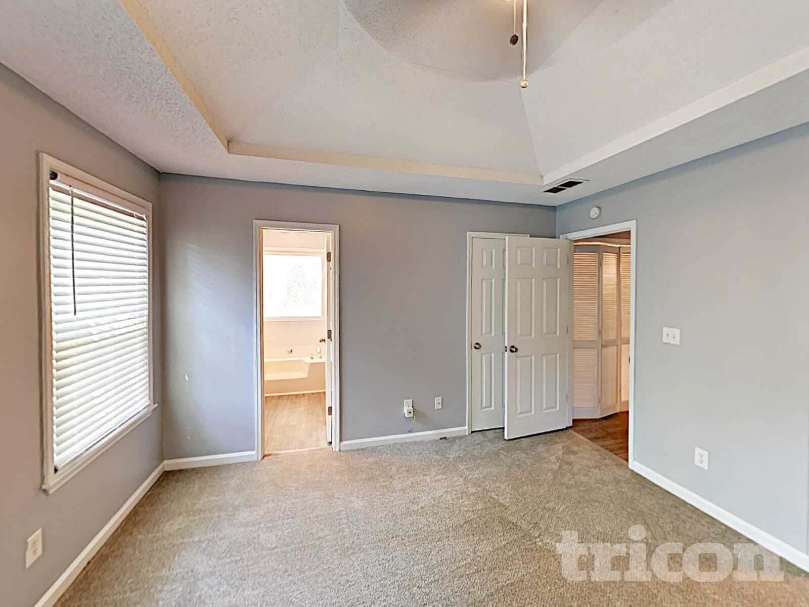 Building Photo - 105 Peach Pointe Dr