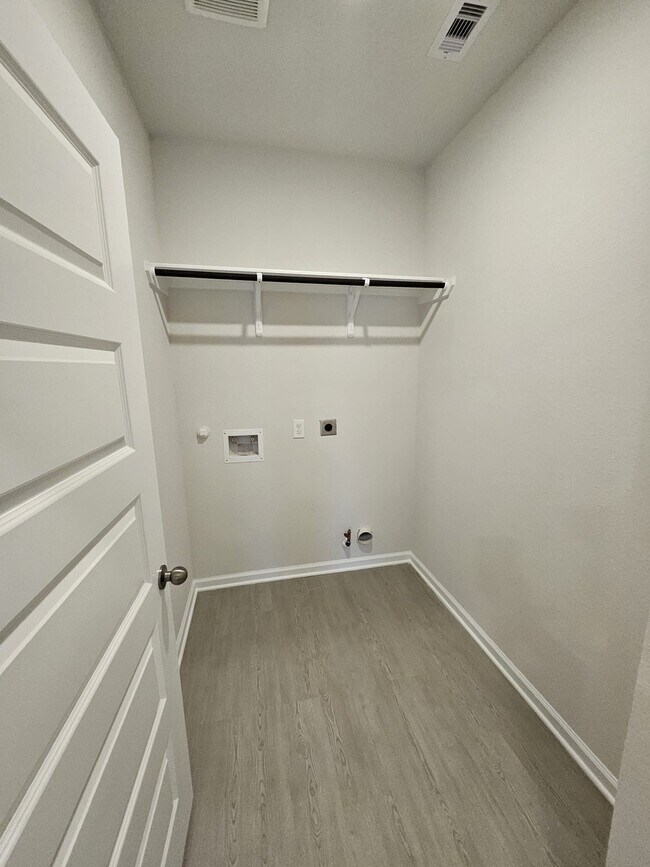 Building Photo - 2727 Crest Creek Ln