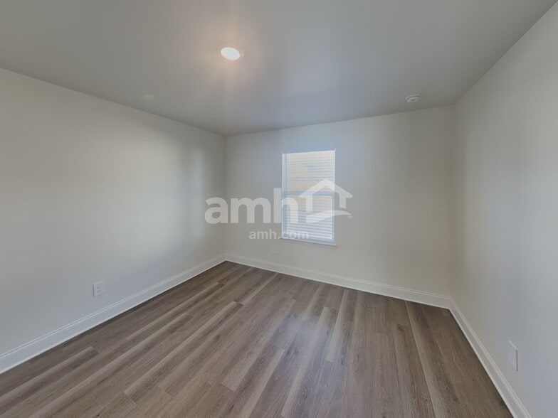 Building Photo - 3504 Shane Hill Rd SW