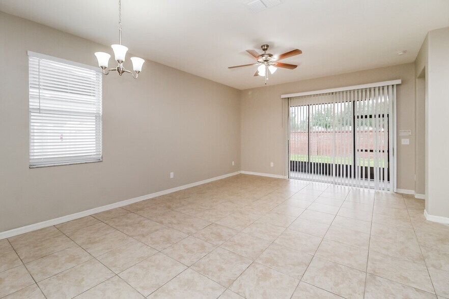 Building Photo - 513 Bella Rosa Cir