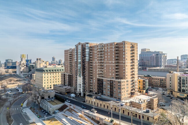 Primary Photo - River West Apartments