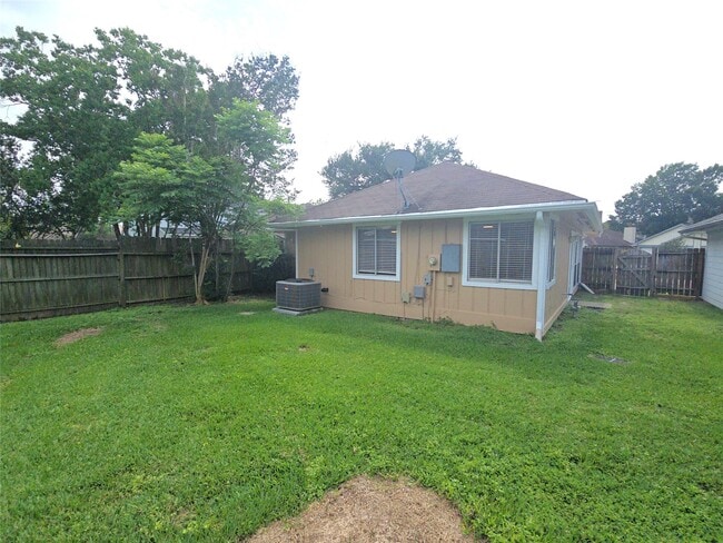 Building Photo - 11130 Thunderhaven Dr